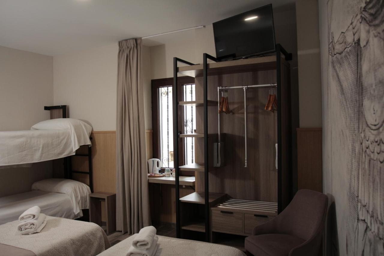 Hospedium Dlj Hostal Tematico Desde La Juderia Arjona Exterior foto